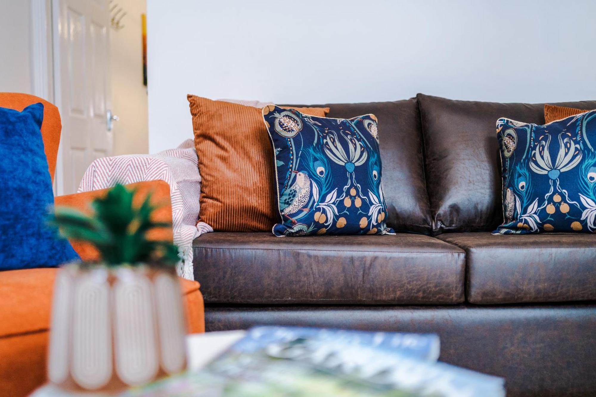 New! Spacious 2-Bed Home In Chester City-Centre By 53 Degrees Property, Ideal For Couples & Small Groups, Great Location - Sleeps 5 외부 사진