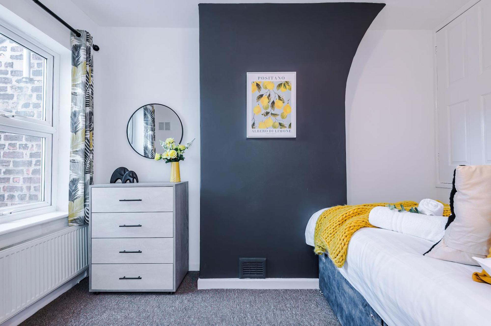 New! Spacious 2-Bed Home In Chester City-Centre By 53 Degrees Property, Ideal For Couples & Small Groups, Great Location - Sleeps 5 외부 사진