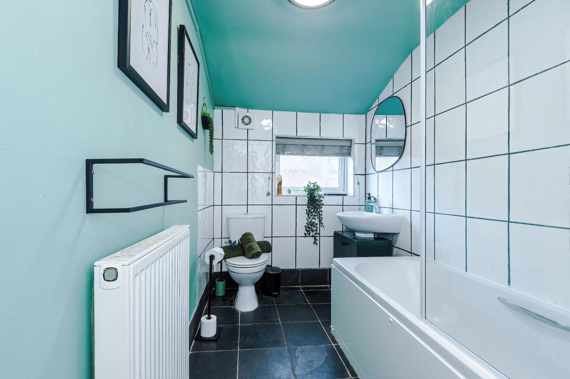 New! Spacious 2-Bed Home In Chester City-Centre By 53 Degrees Property, Ideal For Couples & Small Groups, Great Location - Sleeps 5 외부 사진