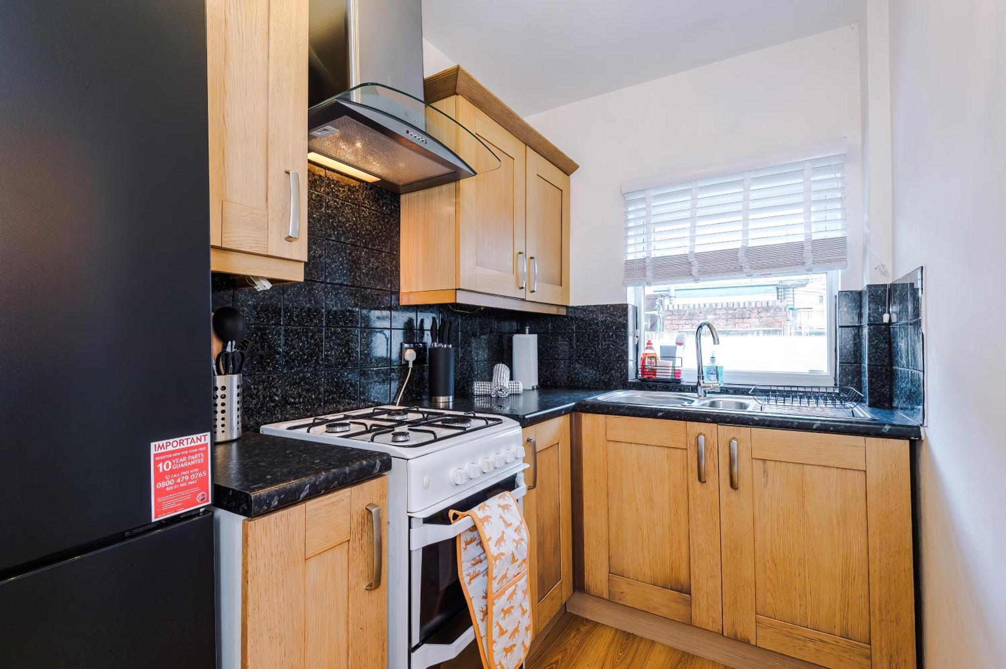 New! Spacious 2-Bed Home In Chester City-Centre By 53 Degrees Property, Ideal For Couples & Small Groups, Great Location - Sleeps 5 외부 사진