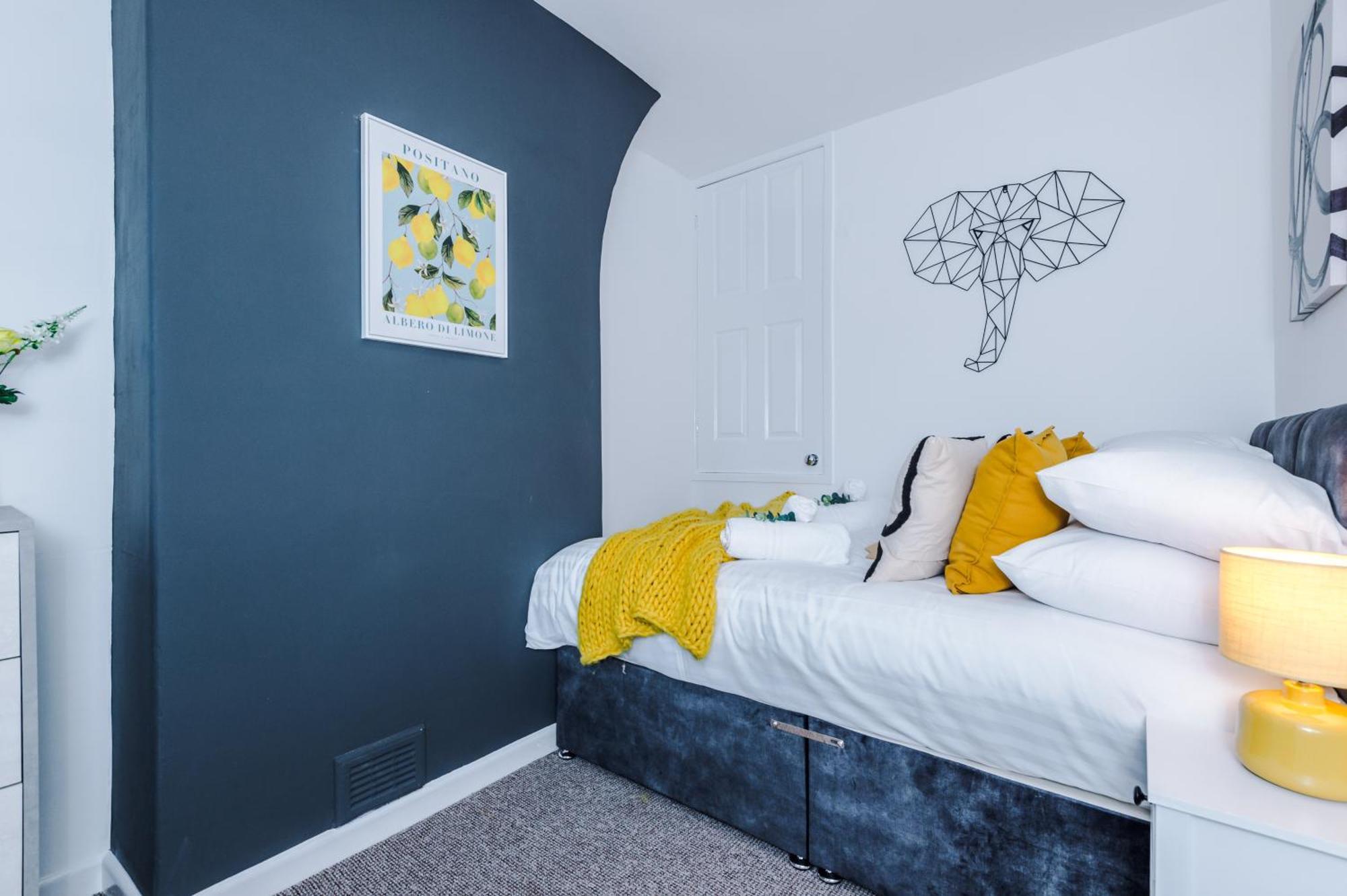 New! Spacious 2-Bed Home In Chester City-Centre By 53 Degrees Property, Ideal For Couples & Small Groups, Great Location - Sleeps 5 외부 사진